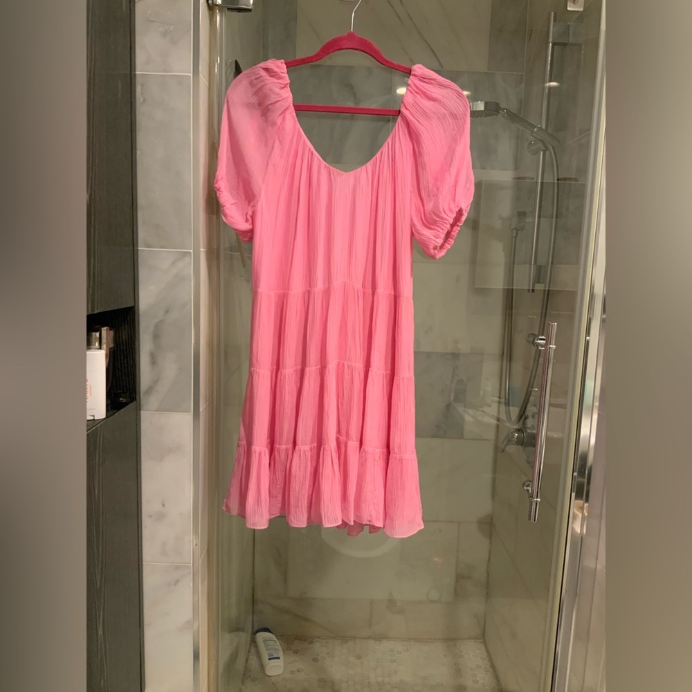 Rebeca taylor new dress coming from no smoking no pet home .